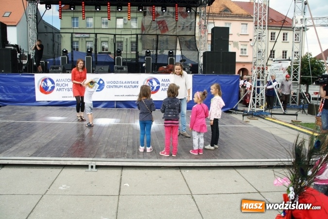 Zdjęcie w galerii na portalu naszwodzislaw.com: 47. Dni Wodzisławia Śląskiego rozpoczęte. Do oficjalnego otwarcia wydarzenia użyto... 50 metrowego zamku błyskawicznego wiadomości z regionu