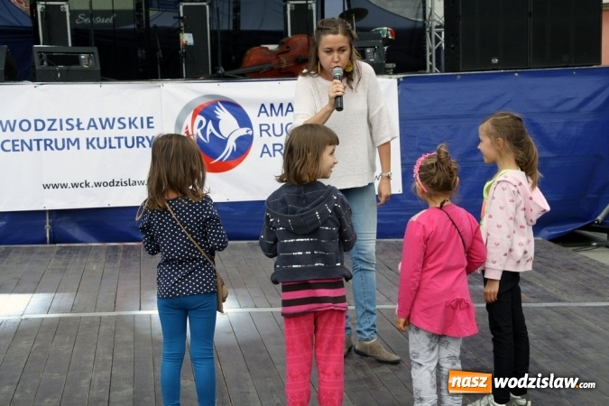 Zdjęcie w galerii na portalu naszwodzislaw.com: 47. Dni Wodzisławia Śląskiego rozpoczęte. Do oficjalnego otwarcia wydarzenia użyto... 50 metrowego zamku błyskawicznego wiadomości z regionu