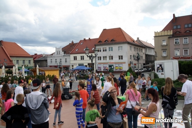 Zdjęcie w galerii na portalu naszwodzislaw.com: 47. Dni Wodzisławia Śląskiego rozpoczęte. Do oficjalnego otwarcia wydarzenia użyto... 50 metrowego zamku błyskawicznego wiadomości z regionu