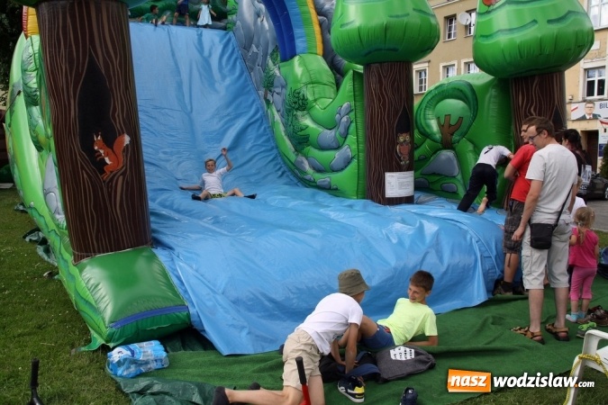 Zdjęcie w galerii na portalu naszwodzislaw.com: 47. Dni Wodzisławia Śląskiego rozpoczęte. Do oficjalnego otwarcia wydarzenia użyto... 50 metrowego zamku błyskawicznego wiadomości z regionu