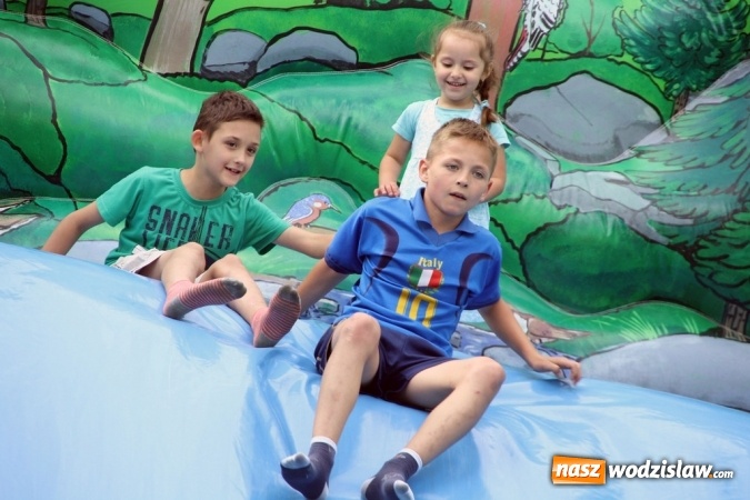 Zdjęcie w galerii na portalu naszwodzislaw.com: 47. Dni Wodzisławia Śląskiego rozpoczęte. Do oficjalnego otwarcia wydarzenia użyto... 50 metrowego zamku błyskawicznego wiadomości z regionu