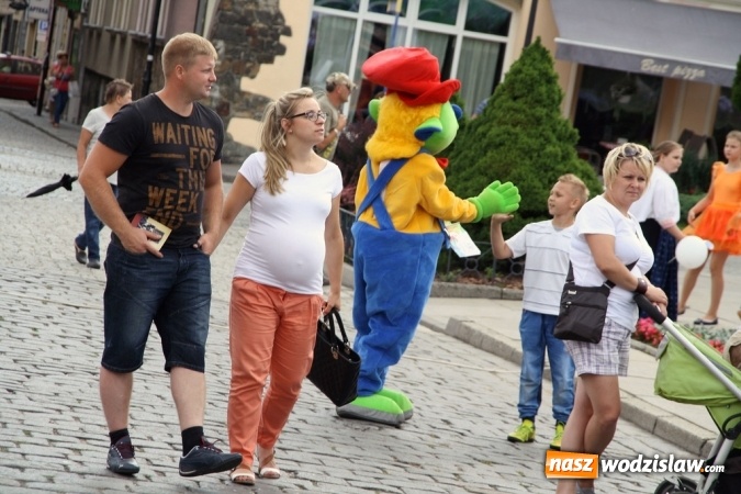 Zdjęcie w galerii na portalu naszwodzislaw.com: 47. Dni Wodzisławia Śląskiego rozpoczęte. Do oficjalnego otwarcia wydarzenia użyto... 50 metrowego zamku błyskawicznego wiadomości z regionu