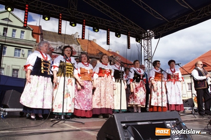 Zdjęcie w galerii na portalu naszwodzislaw.com: 47. Dni Wodzisławia Śląskiego rozpoczęte. Do oficjalnego otwarcia wydarzenia użyto... 50 metrowego zamku błyskawicznego wiadomości z regionu