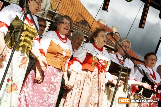 Zdjęcie w galerii na portalu naszwodzislaw.com: 47. Dni Wodzisławia Śląskiego rozpoczęte. Do oficjalnego otwarcia wydarzenia użyto... 50 metrowego zamku błyskawicznego wiadomości z regionu