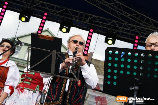 Zdjęcie w galerii na portalu naszwodzislaw.com: 47. Dni Wodzisławia Śląskiego rozpoczęte. Do oficjalnego otwarcia wydarzenia użyto... 50 metrowego zamku błyskawicznego wiadomości z regionu