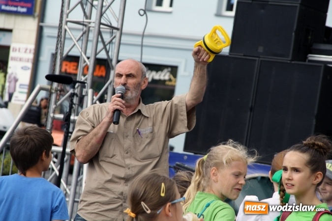 Zdjęcie w galerii na portalu naszwodzislaw.com: 47. Dni Wodzisławia Śląskiego rozpoczęte. Do oficjalnego otwarcia wydarzenia użyto... 50 metrowego zamku błyskawicznego wiadomości z regionu
