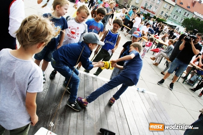 Zdjęcie w galerii na portalu naszwodzislaw.com: 47. Dni Wodzisławia Śląskiego rozpoczęte. Do oficjalnego otwarcia wydarzenia użyto... 50 metrowego zamku błyskawicznego wiadomości z regionu