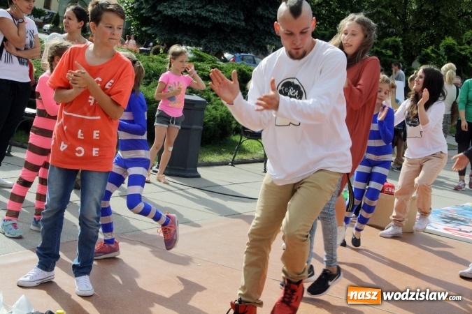 Zdjęcie w galerii na portalu naszwodzislaw.com: 47. Dni Wodzisławia Śląskiego rozpoczęte. Do oficjalnego otwarcia wydarzenia użyto... 50 metrowego zamku błyskawicznego wiadomości z regionu