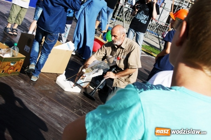 Zdjęcie w galerii na portalu naszwodzislaw.com: 47. Dni Wodzisławia Śląskiego rozpoczęte. Do oficjalnego otwarcia wydarzenia użyto... 50 metrowego zamku błyskawicznego wiadomości z regionu