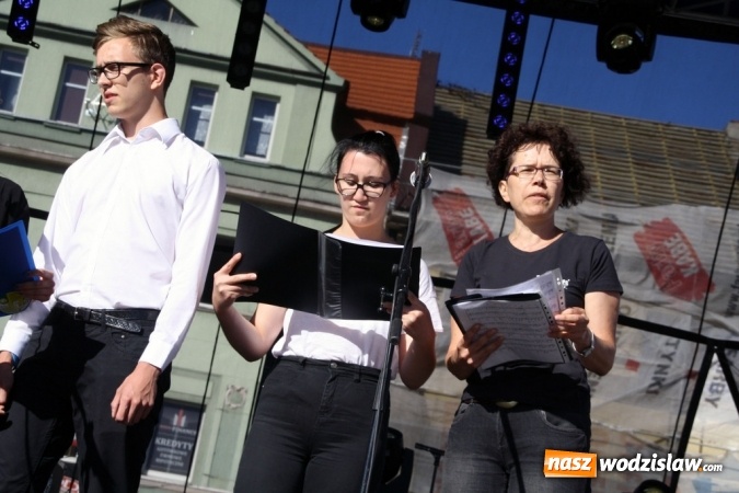 Zdjęcie w galerii na portalu naszwodzislaw.com: 47. Dni Wodzisławia Śląskiego rozpoczęte. Do oficjalnego otwarcia wydarzenia użyto... 50 metrowego zamku błyskawicznego wiadomości z regionu