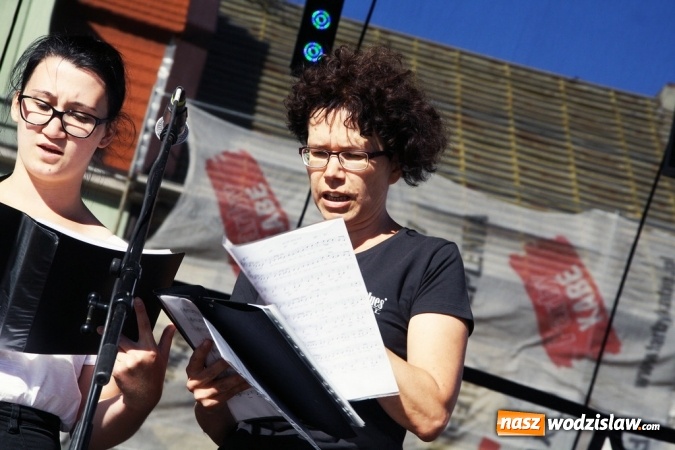 Zdjęcie w galerii na portalu naszwodzislaw.com: 47. Dni Wodzisławia Śląskiego rozpoczęte. Do oficjalnego otwarcia wydarzenia użyto... 50 metrowego zamku błyskawicznego wiadomości z regionu