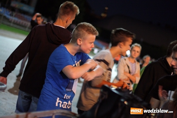 Zdjęcie w galerii na portalu naszwodzislaw.com: DJ Adamus rozgrzał wodzisławian  wiadomości z regionu