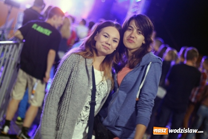 Zdjęcie w galerii na portalu naszwodzislaw.com: DJ Adamus rozgrzał wodzisławian  wiadomości z regionu