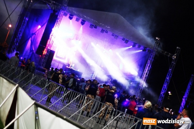 Zdjęcie w galerii na portalu naszwodzislaw.com: DJ Adamus rozgrzał wodzisławian  wiadomości z regionu