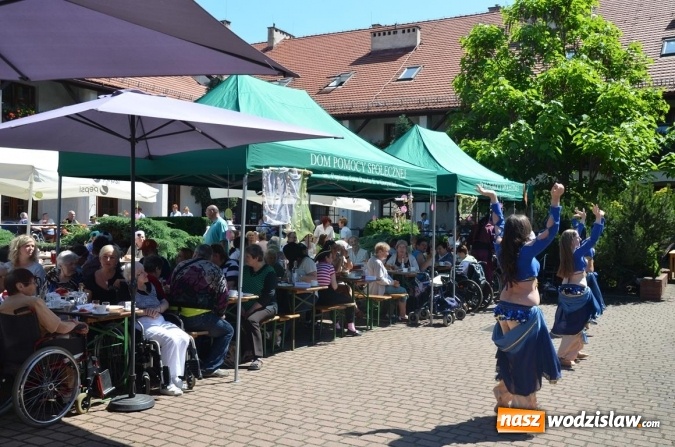 Zdjęcie w galerii na portalu naszwodzislaw.com: Mieszkańcy gorzyckiego DPS wspólnie z konsulami przywitali lato wiadomości z regionu