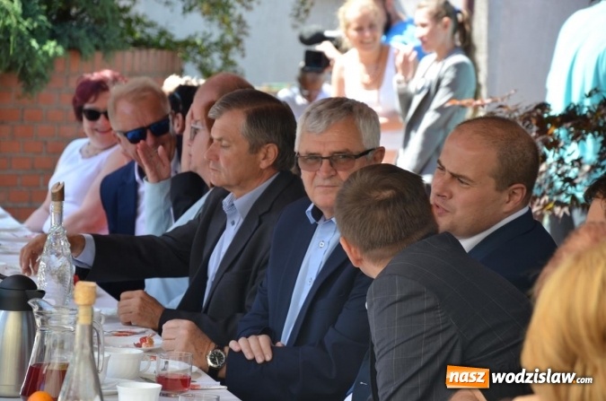 Zdjęcie w galerii na portalu naszwodzislaw.com: Mieszkańcy gorzyckiego DPS wspólnie z konsulami przywitali lato wiadomości z regionu