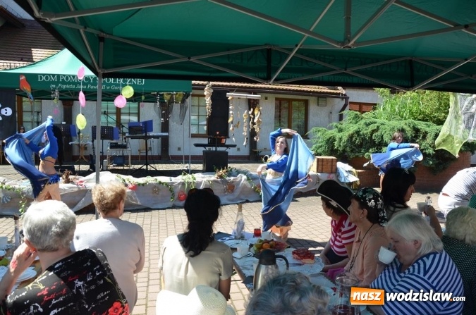 Zdjęcie w galerii na portalu naszwodzislaw.com: Mieszkańcy gorzyckiego DPS wspólnie z konsulami przywitali lato wiadomości z regionu