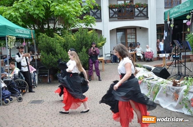 Zdjęcie w galerii na portalu naszwodzislaw.com: Mieszkańcy gorzyckiego DPS wspólnie z konsulami przywitali lato wiadomości z regionu