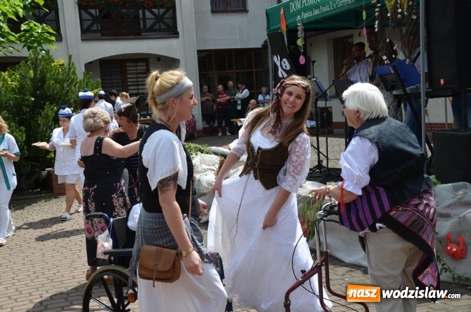 Zdjęcie w galerii na portalu naszwodzislaw.com: Mieszkańcy gorzyckiego DPS wspólnie z konsulami przywitali lato wiadomości z regionu