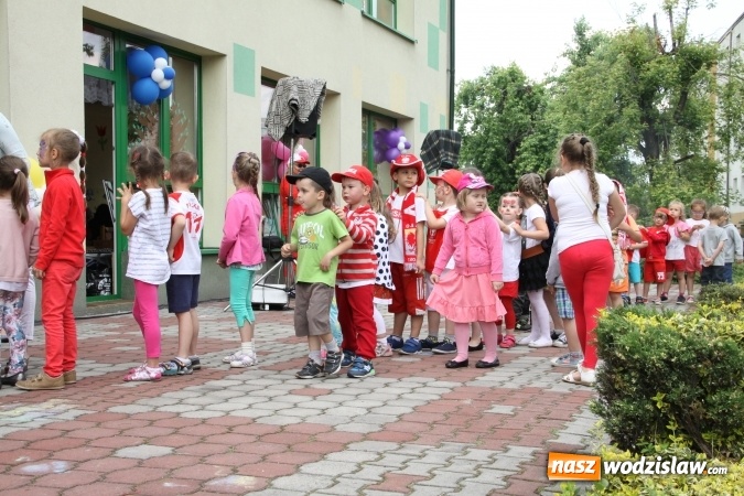 Zdjęcie w galerii na portalu naszwodzislaw.com: Pszów: Przedszkole nr 2 świętowało swój jubileusz wiadomości z regionu