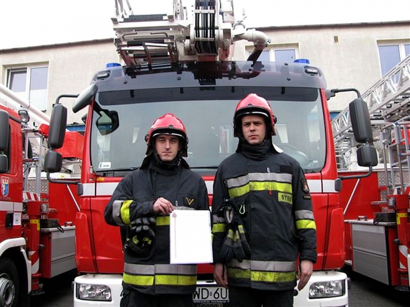 Zdjęcie w galerii na portalu naszwodzislaw.com: Strażacy dostali nowy wóz pożarniczy  wiadomości z regionu