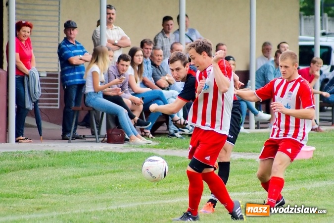 Zdjęcie w galerii na portalu naszwodzislaw.com: Nerwówka w Bieńkowicach. Baraż nie dla Rogowa wiadomości z regionu