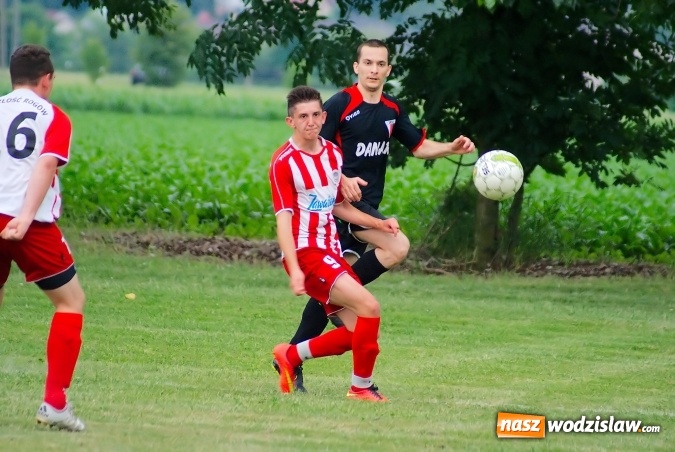 Zdjęcie w galerii na portalu naszwodzislaw.com: Nerwówka w Bieńkowicach. Baraż nie dla Rogowa wiadomości z regionu