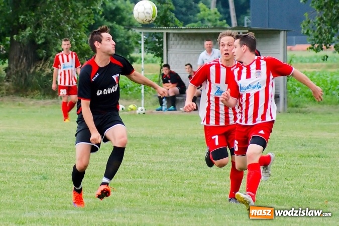 Zdjęcie w galerii na portalu naszwodzislaw.com: Nerwówka w Bieńkowicach. Baraż nie dla Rogowa wiadomości z regionu