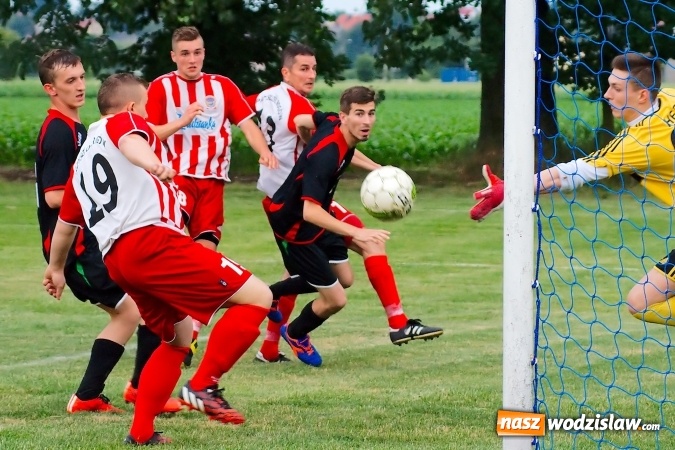 Zdjęcie w galerii na portalu naszwodzislaw.com: Nerwówka w Bieńkowicach. Baraż nie dla Rogowa wiadomości z regionu