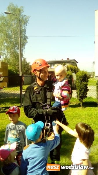 Zdjęcie w galerii na portalu naszwodzislaw.com: Przedszkolaków z Pszowa odwiedzili strażacy wiadomości z regionu