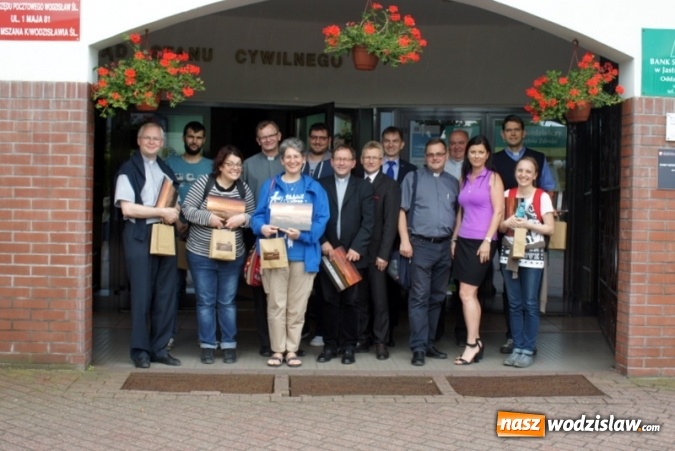 Zdjęcie w galerii na portalu naszwodzislaw.com: Włosi przyjechali na rekonesans przed Światowymi Dniami Młodzieży. Do powiatu wodzisławskiego zjedzie około 170 pielgrzymów wiadomości z regionu