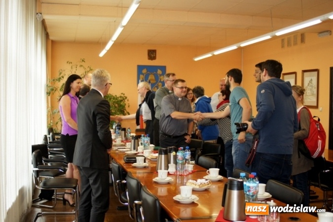 Zdjęcie w galerii na portalu naszwodzislaw.com: Włosi przyjechali na rekonesans przed Światowymi Dniami Młodzieży. Do powiatu wodzisławskiego zjedzie około 170 pielgrzymów wiadomości z regionu