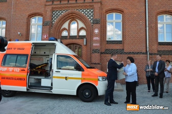 Zdjęcie w galerii na portalu naszwodzislaw.com: Karetka dla szpitala od niemieckich przyjaciół  wiadomości z regionu