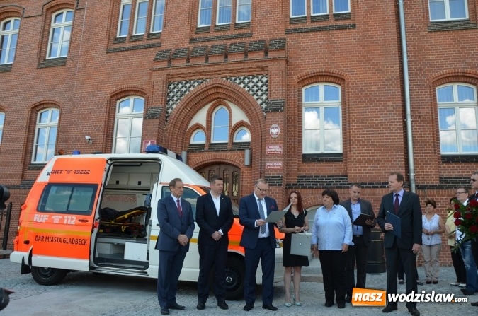 Zdjęcie w galerii na portalu naszwodzislaw.com: Karetka dla szpitala od niemieckich przyjaciół  wiadomości z regionu
