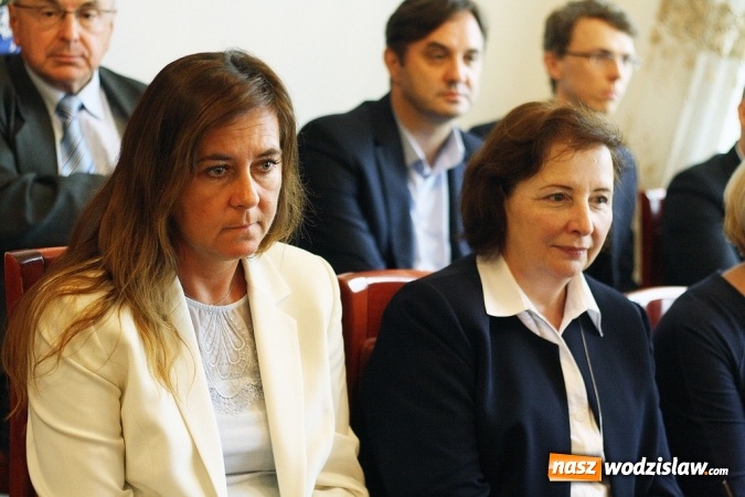 Zdjęcie w galerii na portalu naszwodzislaw.com: Pochylono się nad problemem niskiej emisji i roli samorządów i przedsiębiorstw w tej kwestii wiadomości z regionu