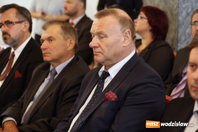 Zdjęcie w galerii na portalu naszwodzislaw.com: Pochylono się nad problemem niskiej emisji i roli samorządów i przedsiębiorstw w tej kwestii wiadomości z regionu