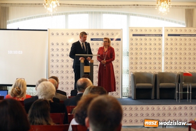 Zdjęcie w galerii na portalu naszwodzislaw.com: Pochylono się nad problemem niskiej emisji i roli samorządów i przedsiębiorstw w tej kwestii wiadomości z regionu