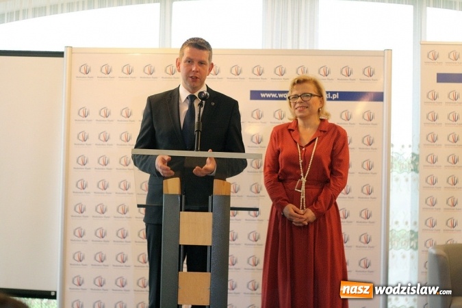 Zdjęcie w galerii na portalu naszwodzislaw.com: Pochylono się nad problemem niskiej emisji i roli samorządów i przedsiębiorstw w tej kwestii wiadomości z regionu