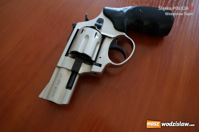 Zdjęcie w galerii na portalu naszwodzislaw.com: 26-latek z bronią wybrał się na Dni Wodzisławia wiadomości z regionu