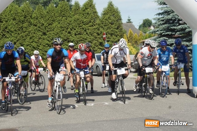 Zdjęcie w galerii na portalu naszwodzislaw.com: Blisko 180 zawodnik&oacute;w stanęło na starcie Śląskiego Maratonu Rowerowego. Zawody rozegrano po raz si&oacute;dmy, a drugi w Mszanie wiadomości z regionu
