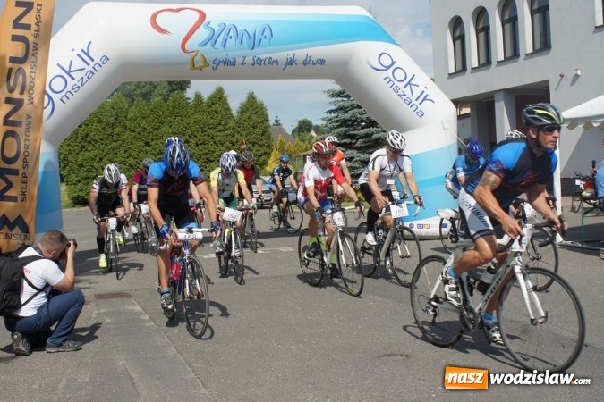 Zdjęcie w galerii na portalu naszwodzislaw.com: Blisko 180 zawodnik&oacute;w stanęło na starcie Śląskiego Maratonu Rowerowego. Zawody rozegrano po raz si&oacute;dmy, a drugi w Mszanie wiadomości z regionu