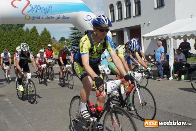 Zdjęcie w galerii na portalu naszwodzislaw.com: Blisko 180 zawodnik&oacute;w stanęło na starcie Śląskiego Maratonu Rowerowego. Zawody rozegrano po raz si&oacute;dmy, a drugi w Mszanie wiadomości z regionu