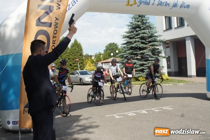 Zdjęcie w galerii na portalu naszwodzislaw.com: Blisko 180 zawodnik&oacute;w stanęło na starcie Śląskiego Maratonu Rowerowego. Zawody rozegrano po raz si&oacute;dmy, a drugi w Mszanie wiadomości z regionu