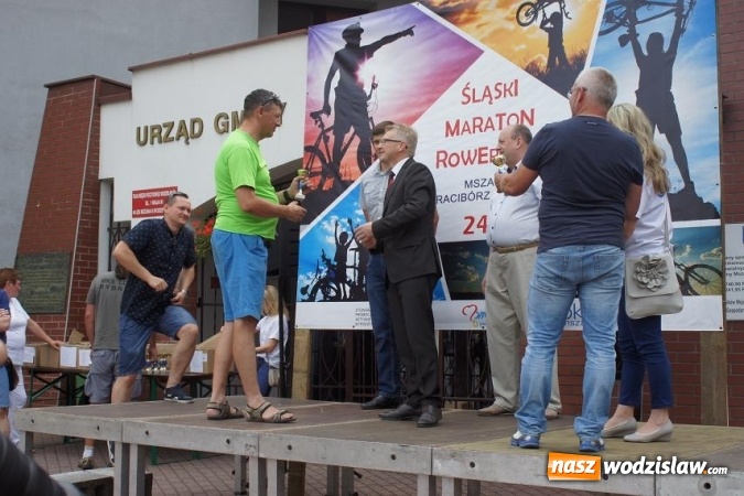 Zdjęcie w galerii na portalu naszwodzislaw.com: Blisko 180 zawodnik&oacute;w stanęło na starcie Śląskiego Maratonu Rowerowego. Zawody rozegrano po raz si&oacute;dmy, a drugi w Mszanie wiadomości z regionu