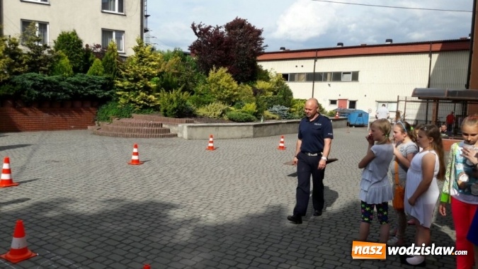 Zdjęcie w galerii na portalu naszwodzislaw.com: O bezpieczeństwie przed wakacjami. Miasteczko drogowe na festynie w Marklowicach  wiadomości z regionu