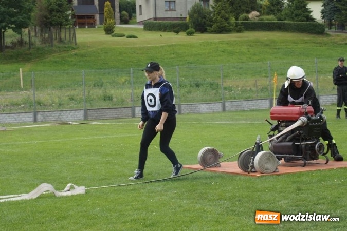 Zdjęcie w galerii na portalu naszwodzislaw.com: Na boisku w Połomi rozegrano Gminne Zawody Sportowo-Pożarnicze  wiadomości z regionu