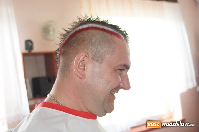 Zdjęcie w galerii na portalu naszwodzislaw.com: Ukraina pokonana! Zobacz jak kibicowali w Gogołowej wiadomości z regionu