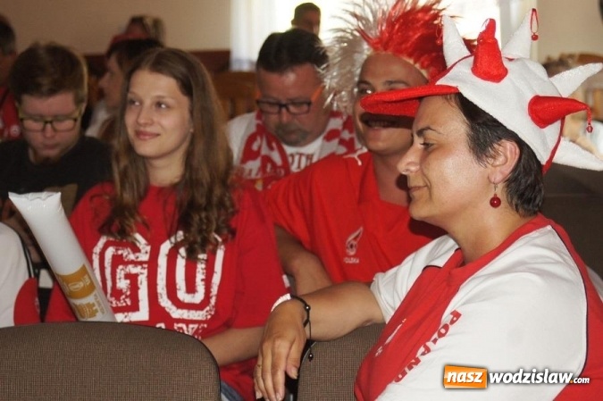 Zdjęcie w galerii na portalu naszwodzislaw.com: Ukraina pokonana! Zobacz jak kibicowali w Gogołowej wiadomości z regionu