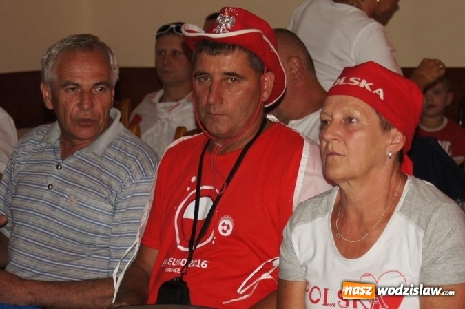 Zdjęcie w galerii na portalu naszwodzislaw.com: Ukraina pokonana! Zobacz jak kibicowali w Gogołowej wiadomości z regionu