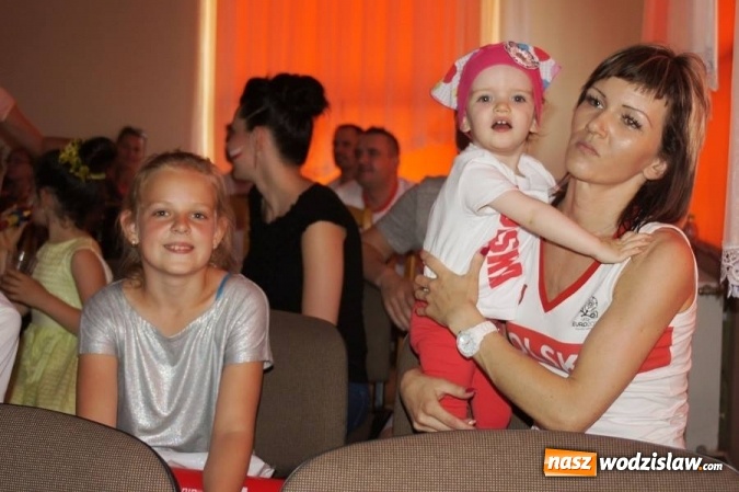 Zdjęcie w galerii na portalu naszwodzislaw.com: Ukraina pokonana! Zobacz jak kibicowali w Gogołowej wiadomości z regionu